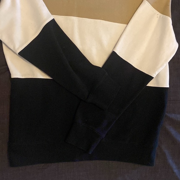 Sweater - Picture 2 of 4